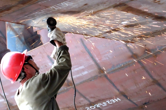 Giá trị sản xuất công nghiệp quý 1/2011 tăng 14,1% so với cùng kỳ năm trước.