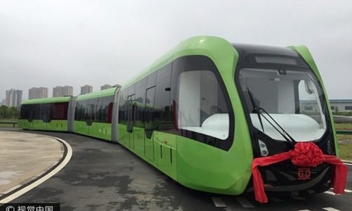 [Video] Trung Quốc thử nghiệm tàu điện tự lái không cần đường ray