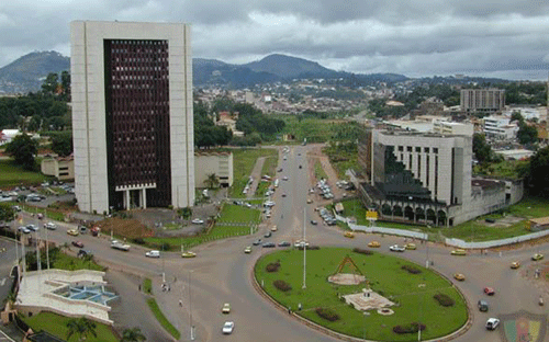 <font face="Arial, Verdana" size="2">Thủ đô Yaoundo của Cameroon. </font>Đây là một trong những nước đông dân nhất tại châu Phi, với diện tích 475.440 km2, dân số (năm 2008) là 18.467.692.