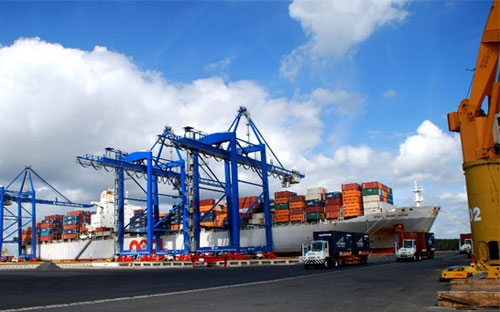 Cán cân thương mại hàng hóa của Việt Nam trong kỳ 1 tháng 11/2013 thặng dư 196 triệu USD.