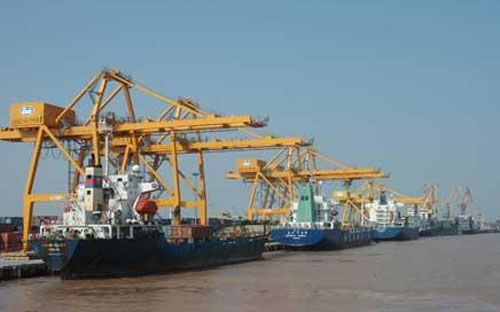 <div><span style="font-family: 'Times New Roman'; font-size: 15px;">Theo Tổng cục Thống kê, tháng 1, kim ngạch nhập khẩu một số mặt hàng tăng khá cao là cao su tăng 23%; hóa chất tăng 11,3%, đặc biệt là</span><span style="font-family: 'Times New Roman'; font-size: 15px;">&nbsp;</span><span style="font-family: 'Times New Roman'; font-size: 15px;">dầu thô tăng 115%.</span></div>