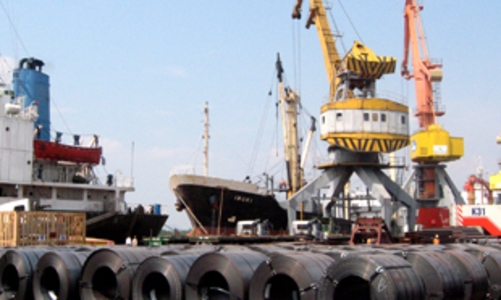 Nhập siêu đang gia tăng sức ép