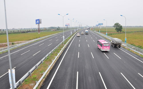 Một tuyến đường cao tốc đã đưa vào khai thác.<br>