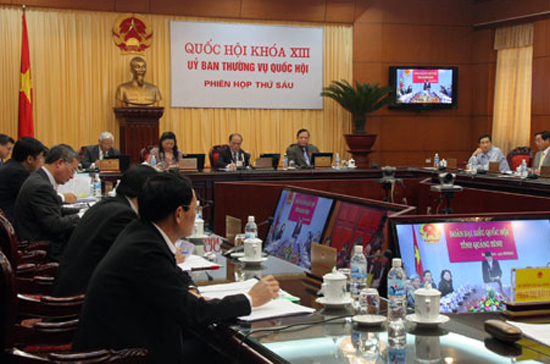 Một phiên chất vấn tại phiên họp của Ủy ban Thường vụ Quốc hội.