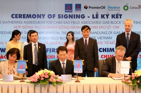 Lễ ký kết Dự án Khí đồng hành mỏ Chim Sáo lô 12W.