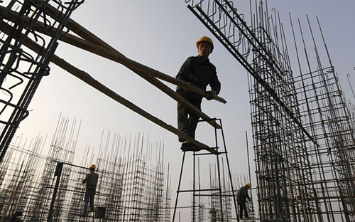 Tháng 9 vừa qua, sản lượng công nghiệp của Trung Quốc tăng 9,2% 
vượt dự báo của các chuyên gia, trong khi doanh số bán lẻ tăng 14,2%.