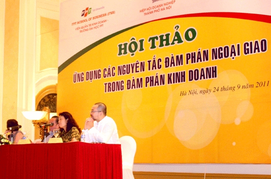 FSB thường xuyên tổ chức hội thảo chuyên đề trong chương trình đào tạo.