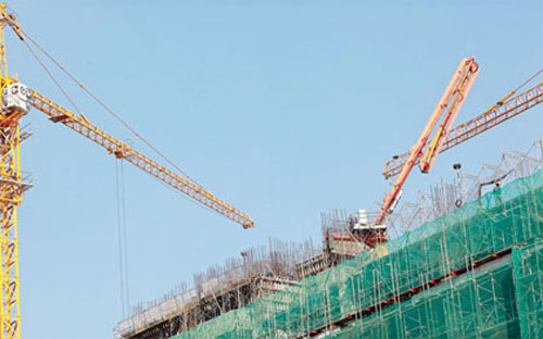 Khoản 3, điều 7 Luật Thuế thu nhập doanh nghiệp quy định rằng “thu nhập 
từ hoạt động chuyển nhượng bất động sản phải xác định riêng để kê khai 
nộp thuế”.