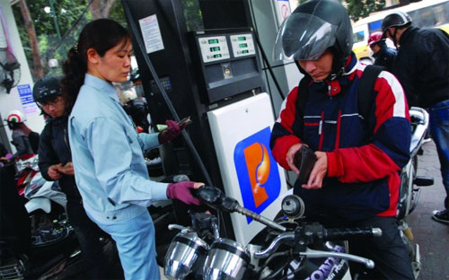 Sau hơn 3 năm thực hiện Nghị định 84 về kinh doanh xăng dầu, Chính phủ 
đã yêu cầu Bộ Tài chính và Bộ Công Thương rà soát lại những điểm bất cập
 trong Nghị định này để có hướng sửa đổi phù hợp.