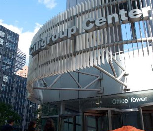 Để đổi lấy gói giải cứu này, Citigroup phải “nhường” cho Chính phủ Mỹ lượng cổ phiếu ưu đãi trị giá 27 tỷ USD và mức cổ tức 8% - Ảnh: Bloomberg.