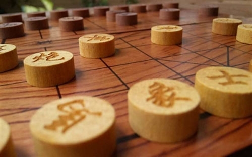 Với hơn 88 triệu dân Việt Nam, từ lâu cờ tướng đã quá đỗi gần gũi và không thể thiếu trong các dịp lễ, Tết.