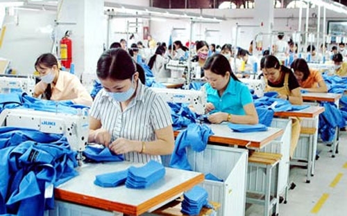 Theo Hiệp hội các nhà đầu tư tài chính Việt Nam (VAFI), Bộ Tài chính 
không muốn giảm thuế suất với lý do giảm thu, cụ thể là với việc giảm 
thuế suất về hai mức 20% và 23% như trong dự thảo sẽ làm giảm thu ngân 
sách năm 2014 là 2.081 tỷ đồng.