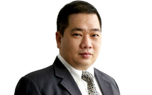 Ông Hồ Phan Hải Triều sinh năm 1975, tốt nghiệp Đại Học Macquarie, và Đại học Công nghệ Sydney - Úc.