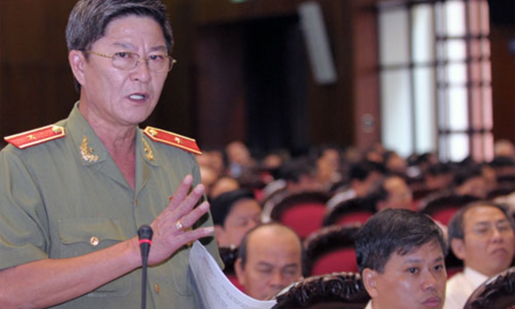 Đại biểu Quốc hội tỉnh Ninh Thuận Huỳnh Thế Kỳ phát biểu tại hội trường.