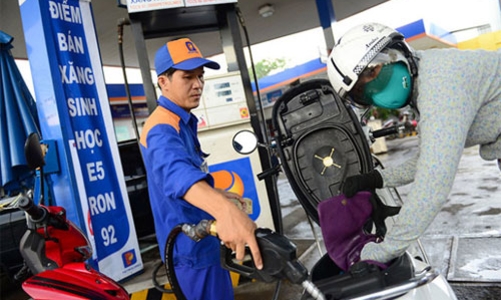 Giá xăng dầu trong nước giảm lần thứ hai trong năm