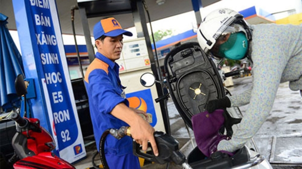 Giá xăng dầu trong nước giảm lần thứ hai trong năm