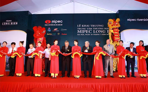 Lễ cắt băng khai 
trương Trung tâm thương mại Mipec Long Biên<b>.<br></b>
