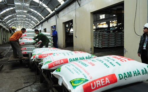 Nợ vay của Đạm Hà Bắc hiện đã lên tới trên 7.000 tỷ đồng. Chi phí 
lãi vay, khấu hao lớn khiến công ty vẫn đứng trước nguy cơ chìm trong 
thua lỗ.