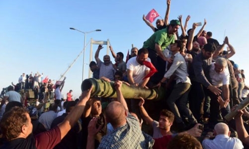 Đảo chính thất bại, Thổ Nhĩ Kỳ cách chức loạt tướng, tá