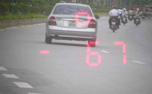 Cử tri tỉnh An Giang tỏ thái độ không đồng tình với việc các cảnh sát giao thông thường xuyên nấp trong các bụi cây để bắn tốc độ phương tiện tham gia giao thông.