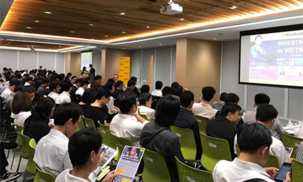 Nhà đầu tư tham dự sự kiện của Maybank Kim Eng.