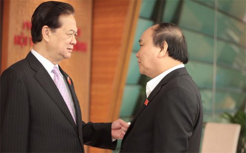 Ông Nguyễn Tấn Dũng - nguyên Thủ tướng Chính phủ được đề nghị miễn nhiệm chức vụ Phó chủ tịch Hội đồng Quốc phòng - An ninh, còn tân Thủ tướng Nguyễn Xuân Phúc được đề nghị miễn nhiệm chức vụ Phó chủ tịch Hội đồng Bầu cử Quốc gia.<br>