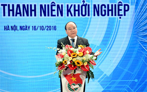 Thủ tướng Nguyễn Xuân Phúc dự lễ phát động Chương trình “Thanh niên khởi nghiệp” giai đoạn 2016-2021 và Ngày hội Thanh niên khởi nghiệp.