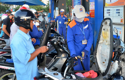 Theo quyết định của liên bộ, các mức trích lập quỹ bình ổn giá xăng dầu vẫn được giữ nguyên. 