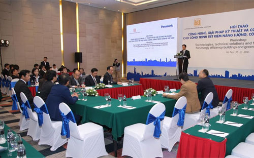 Quang cảnh hội thảo công nghệ, giải pháp kỹ thuật và cơ chế hỗ trợ tài chính 
cho công trình tiết kiệm năng lượng, công trình xanh tại Việt Nam.