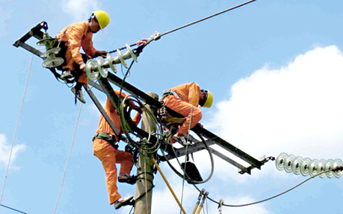 Theo ước tính của Viện Năng lượng, số tiền đầu tư trong 5 năm của các nhà máy điện từ nay đến năm 2020 là gần 30 tỷ USD.