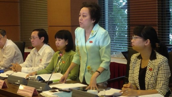 Đại biểu “hết hồn” với bổn phận trẻ em trong dự luật