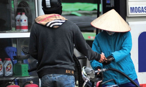 Sửa thuế xăng dầu: Người dùng vẫn chưa hết thiệt