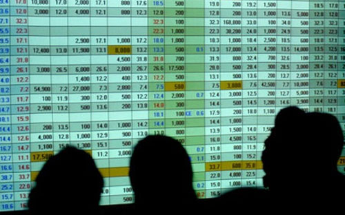 Việc Bộ Tài chính đề nghị trao thẩm quyền khởi tố, điều tra cho Ủy ban 
Chứng khoán Nhà nước đối với 3 tội danh được quy định trong Bộ luật Hình
 sự, đã tạo ra sự ngạc nhiên lớn trong giới đầu tư và 
các thành viên tham gia thị trường chứng khoán. 