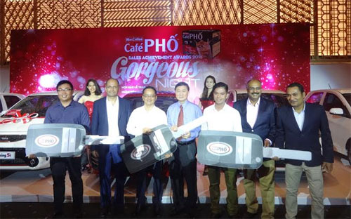 Theo số liệu công bố của công ty nghiên cứu thị trường Nielsen Việt 
Nam, tính hết năm 2015, sản phẩm Café Phố hiện chiếm giữ 7,7% thị phần 
trên thị trường cà phê hòa tan tại Việt Nam.<br>