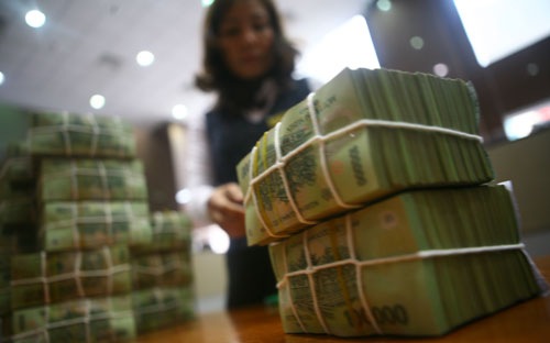 Thống đốc Ngân hàng Nhà nước chỉ đạo các tổ chức tín dụng mở rộng tín dụng phải 
đi đôi với tránh nợ xấu mới phát sinh.<br>