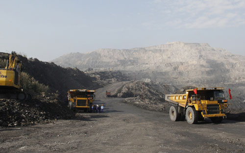 Theo kết luận Kiểm toán Nhà nước thực hiện trong năm 2015, TKV đã để xảy
 ra sai sót, tồn tại như việc thực hiện thăm dò khi chưa có giấy phép, 
thăm dò vượt chiều sâu cho phép...