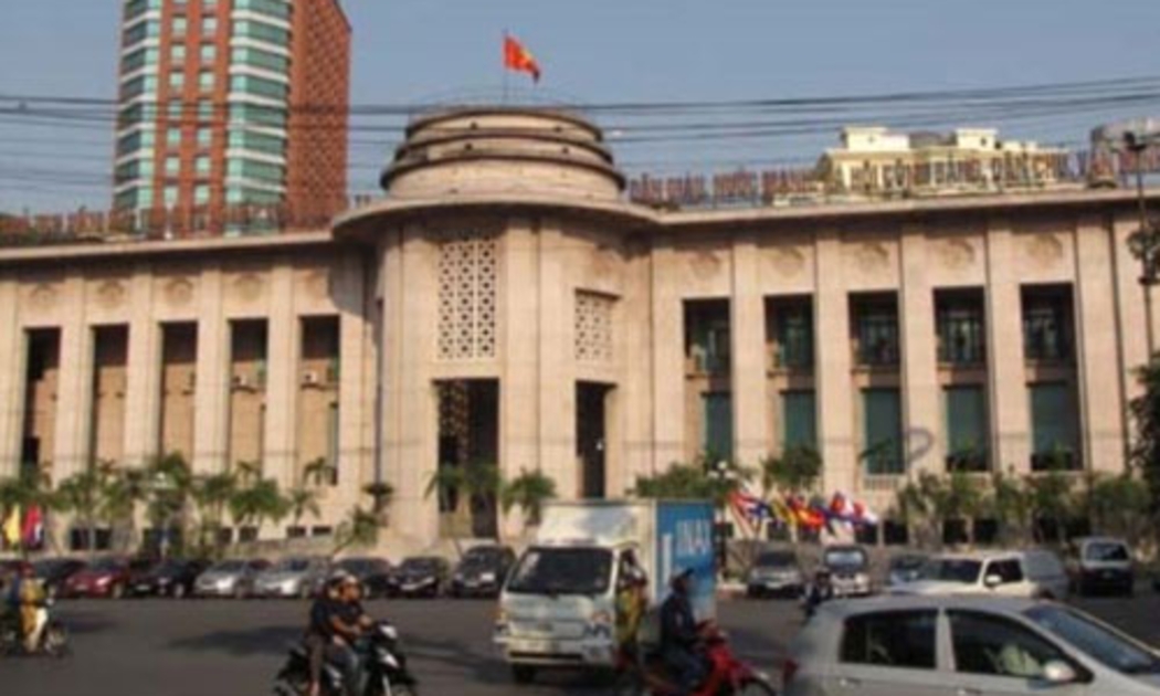 Bên ngoài trụ sở Ngân hàng Nhà nước.<br>