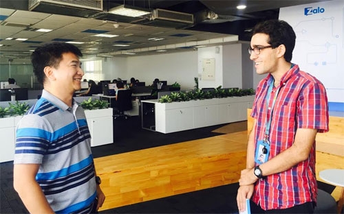 Từng làm việc tại Facebook và Spotify, điều khiến Arash thích thú nhất 
là môi trường làm việc ở Zalo đủ cởi mở và nhiều năng lượng như một công
 ty khởi nghiệp, nhưng lại có nhiều phúc lợi của công ty lớn.