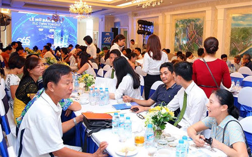 Rất nhiều khách hàng đã lựa chọn những căn hộ cuối cùng tại dự án FLC Twin Towers ngay trong lễ mở bán.