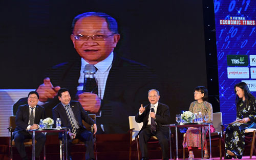 Các diễn giả tham gia Diễn đàn CEO do Thời báo Kinh tế Việt Nam tổ chức ngày 7/4 - Ảnh: Việt Tuấn.<br>