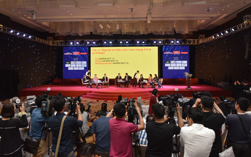 Diễn đàn CEO với chủ đề “Cuộc cách mạng Công nghiệp 4.0 – Được &amp; Mất” diễn ra hôm 7/4 - Ảnh: Việt Tuấn.<br>