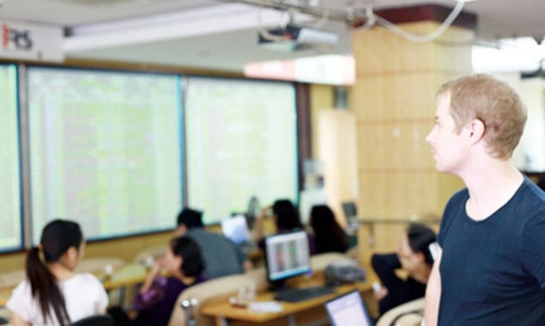 Khối ngoại “hết cửa” che giấu thông tin