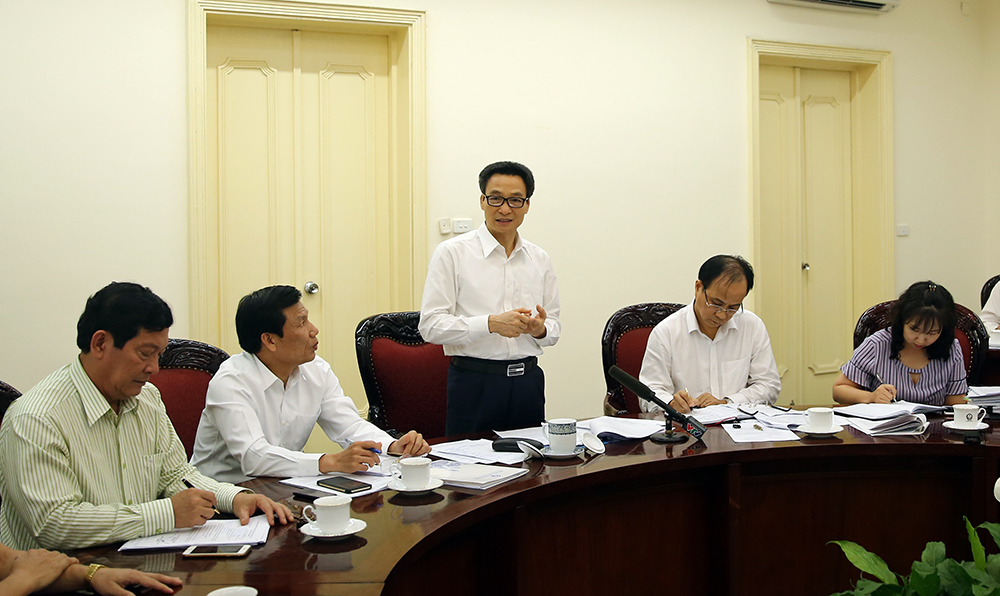 Phó thủ tướng Vũ Đức Đam chủ trì cuộc họp chiều 21/9.<br>