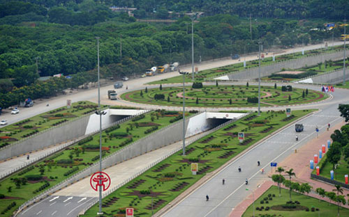 Với chiều dài toàn tuyến lên tới 29,2 km, Thăng Long là đại lộ dài nhất và hiện đại nhất Việt Nam, đã thông xe từ tháng 10/2010.<br>