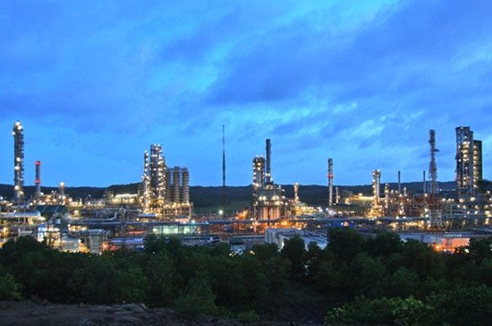 Tháng 8/2010, Nhà máy Lọc dầu số 1 Dung Quất đã vận hành ở mức 100% công suất thiết kế.