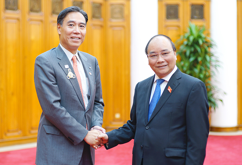 Thủ tướng tiếp Thống đốc tỉnh Nagano Shuichi Abe ngày 24/10. 