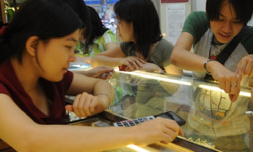 Giá vàng trong nước cao chưa từng thấy!