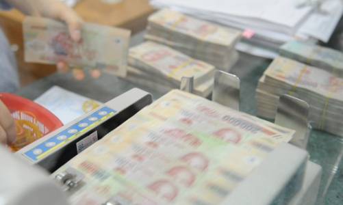 Không “nuông chiều” các ngân hàng yếu kém