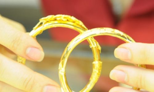 Thị trường vàng giằng co mạnh giữa mua và bán