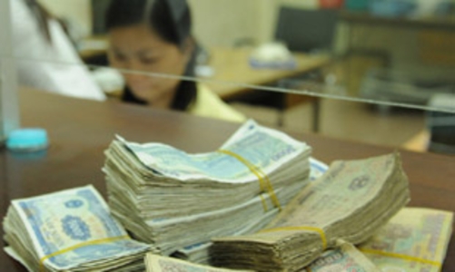 Fitch Ratings đánh tụt hạng tín nhiệm nợ của Việt Nam